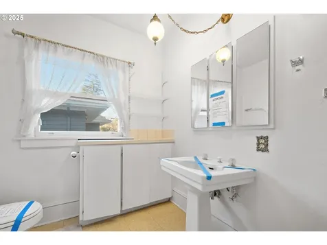 3845 SE Ankeny Street Portland OR 97214