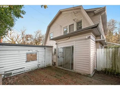 3845 SE Ankeny Street Portland OR 97214