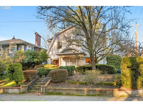 3845 SE Ankeny Street Portland OR 97214