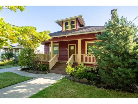 6204 SE 19th Avenue Portland OR 97202