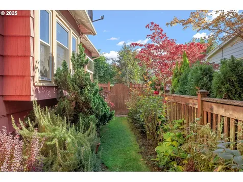 6204 SE 19th Avenue Portland OR 97202
