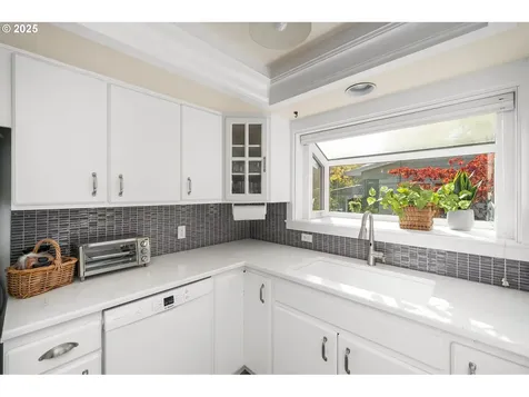 6204 SE 19th Avenue Portland OR 97202