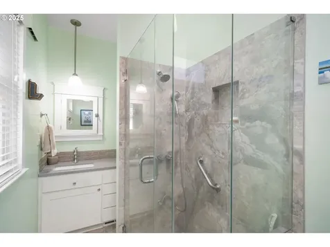 6204 SE 19th Avenue Portland OR 97202