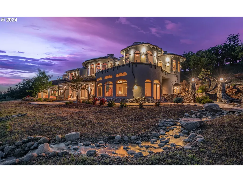 2700 N Valley View Road Ashland OR 97520
