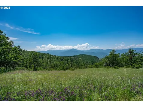 2700 N Valley View Road Ashland OR 97520