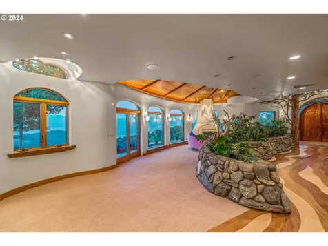 2700 N Valley View Road Ashland OR 97520