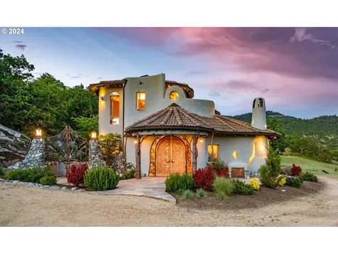 2700 N Valley View Road Ashland OR 97520