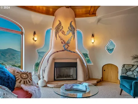 2700 N Valley View Road Ashland OR 97520