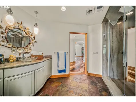 2700 N Valley View Road Ashland OR 97520