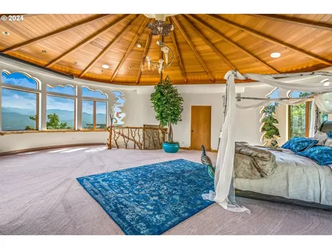2700 N Valley View Road Ashland OR 97520