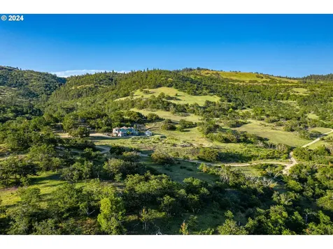 2700 N Valley View Road Ashland OR 97520