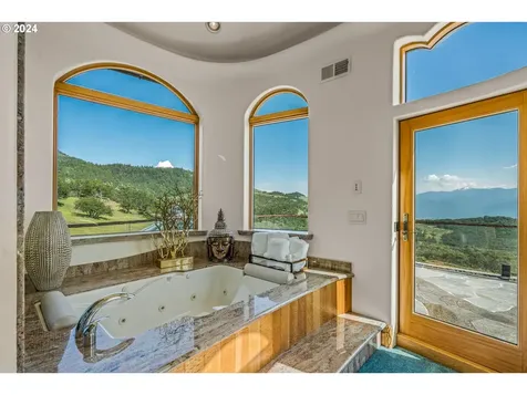 2700 N Valley View Road Ashland OR 97520