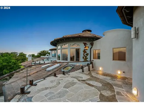 2700 N Valley View Road Ashland OR 97520