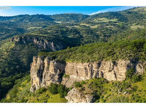 2700 N Valley View Road Ashland OR 97520