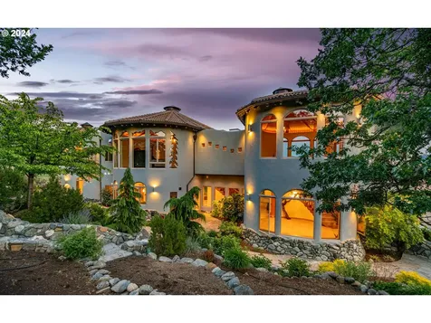 2700 N Valley View Road Ashland OR 97520