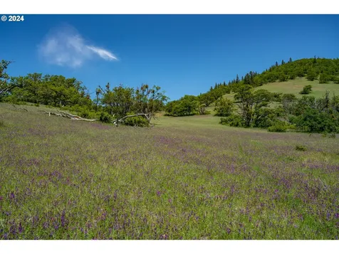 2700 N Valley View Road Ashland OR 97520