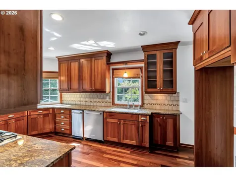 532 SE Peacock Lane Portland OR 97214