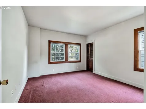 532 SE Peacock Lane Portland OR 97214