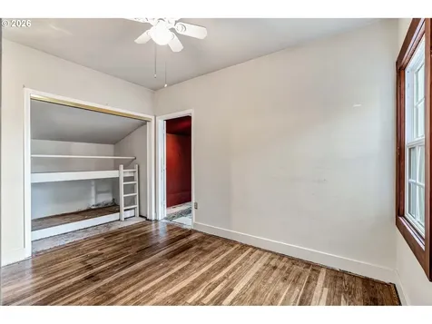 532 SE Peacock Lane Portland OR 97214