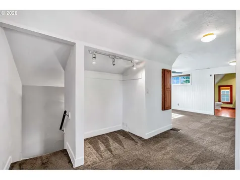 532 SE Peacock Lane Portland OR 97214
