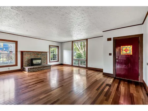 532 SE Peacock Lane Portland OR 97214