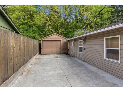 657 NW 10th Avenue Camas WA 98607