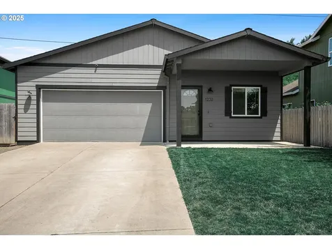 1232 W Quinalt Street Springfield OR 97477