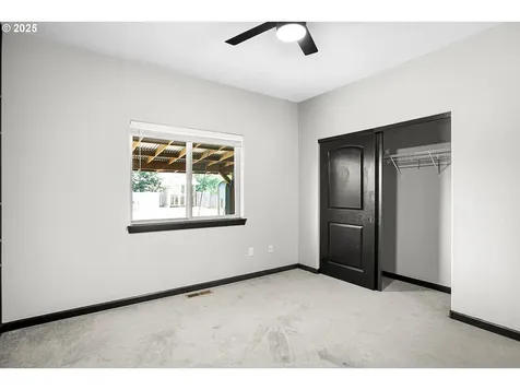 1232 W Quinalt Street Springfield OR 97477