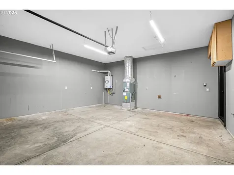 1232 W Quinalt Street Springfield OR 97477