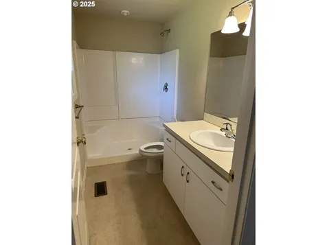 9905 NE Tanglewood Drive Vancouver WA 98664