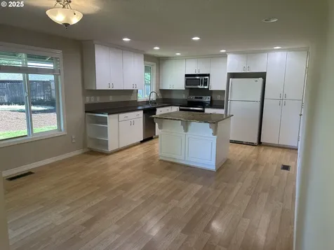 9905 NE Tanglewood Drive Vancouver WA 98664