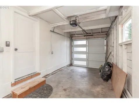 1842 SE 92nd Avenue Portland OR 97216