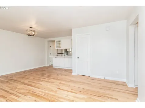 1842 SE 92nd Avenue Portland OR 97216