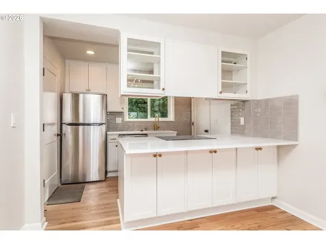 1842 SE 92nd Avenue Portland OR 97216