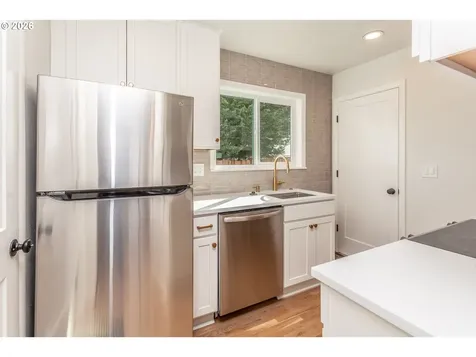 1842 SE 92nd Avenue Portland OR 97216