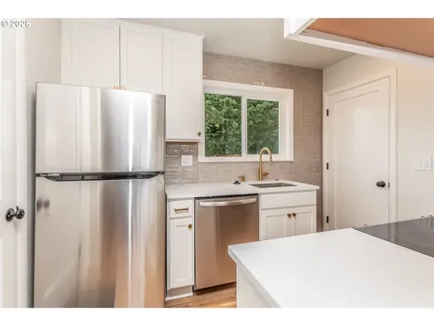 1842 SE 92nd Avenue Portland OR 97216