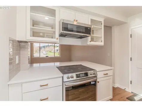 1842 SE 92nd Avenue Portland OR 97216