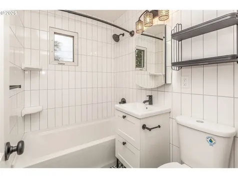 1842 SE 92nd Avenue Portland OR 97216