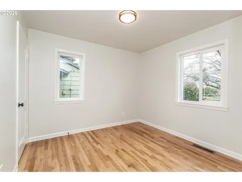 1842 SE 92nd Avenue Portland OR 97216