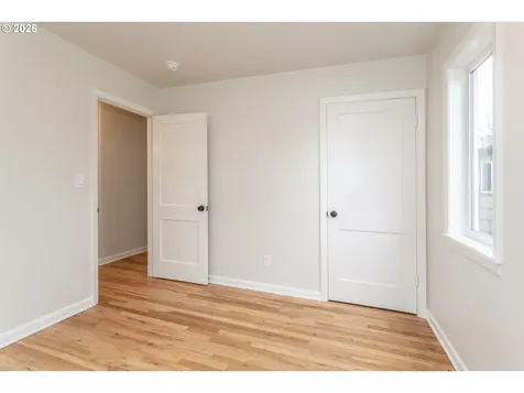 1842 SE 92nd Avenue Portland OR 97216
