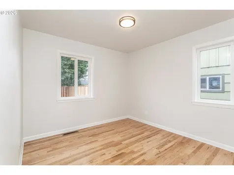1842 SE 92nd Avenue Portland OR 97216