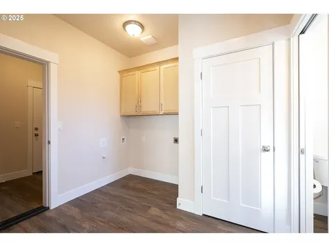 119 E Jersey Gladstone OR 97027