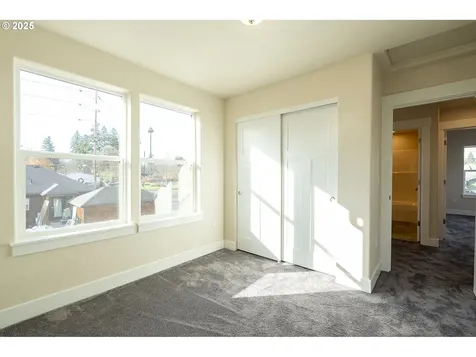 119 E Jersey Gladstone OR 97027
