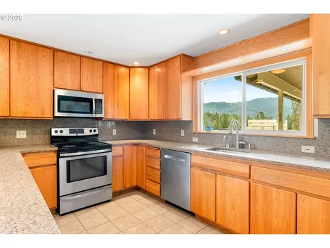 934 Highway 141 White Salmon WA 98672