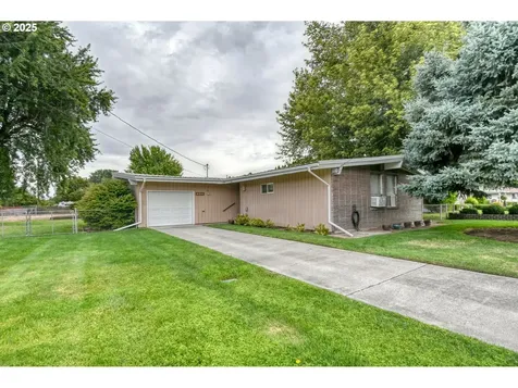 4211 SW Broadlane Avenue Pendleton OR 97801