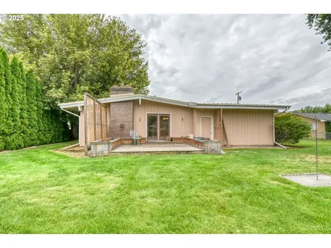 4211 SW Broadlane Avenue Pendleton OR 97801