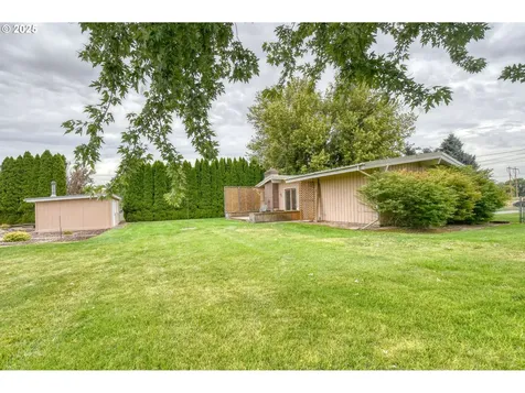 4211 SW Broadlane Avenue Pendleton OR 97801