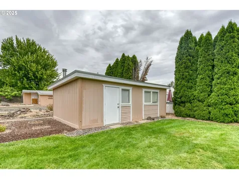 4211 SW Broadlane Avenue Pendleton OR 97801