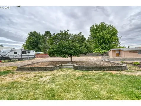 4211 SW Broadlane Avenue Pendleton OR 97801