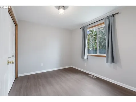 6040 SE Harney Street Portland OR 97206